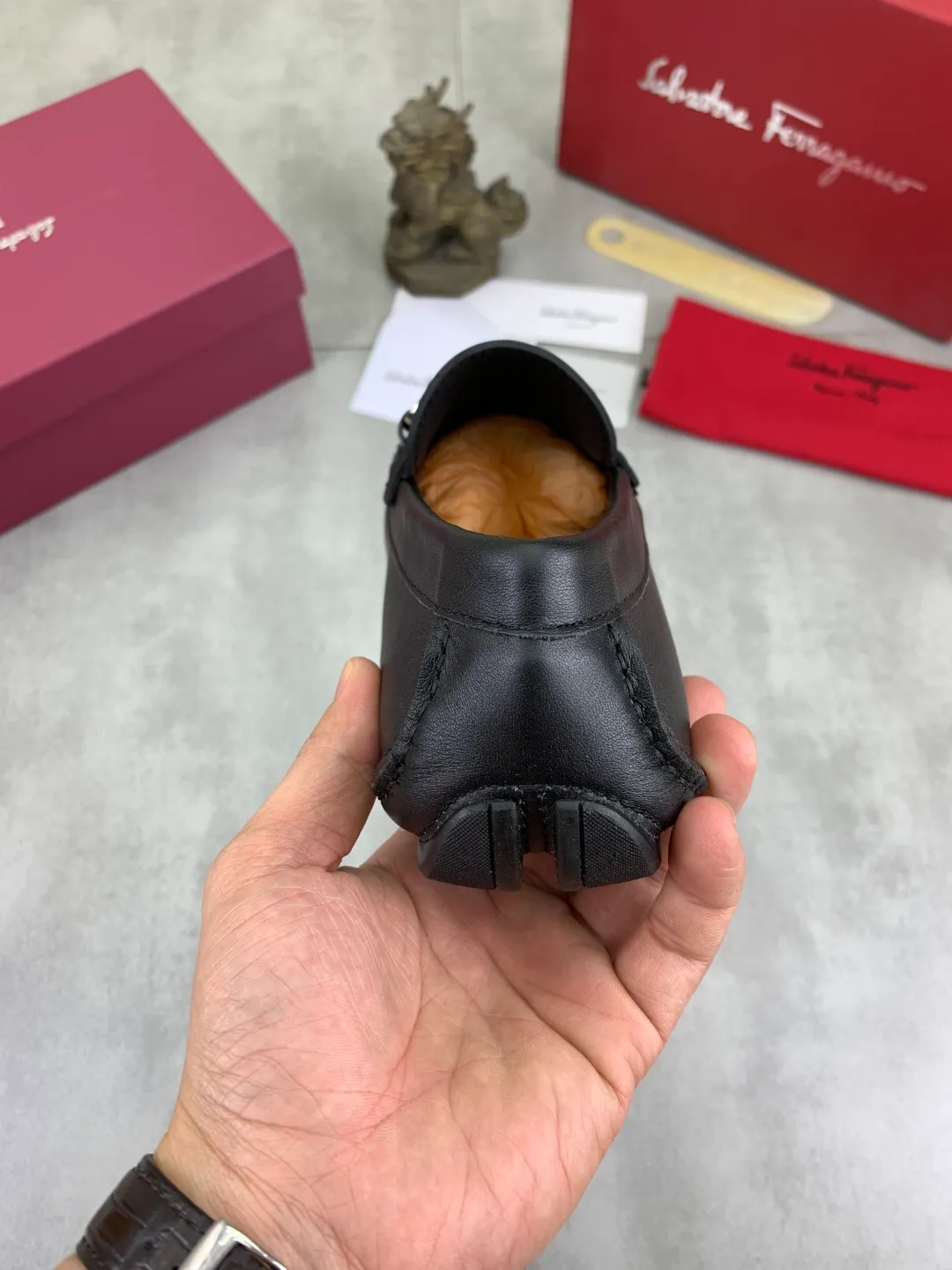 Men's shoes 💰P542 New model, high quality [Ferragamo/Ferragamo] Latest lazy slip-on shoes Original imported calfskin, imported cowhide lining + original luxury metal buckle + original combination outsole Comparison without pressure Code number: 38-45